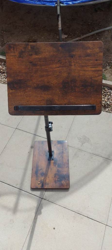 Sheet music stand adjustable 