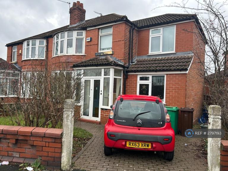 6 bedroom house in Yew Tree Road, Manchester, M14 (6 bed) (#2797193)