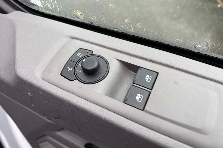 2025 Volkswagen Transporter 2.0 TDI 150 Commerce Plus Van PANEL VAN DIESEL Manual