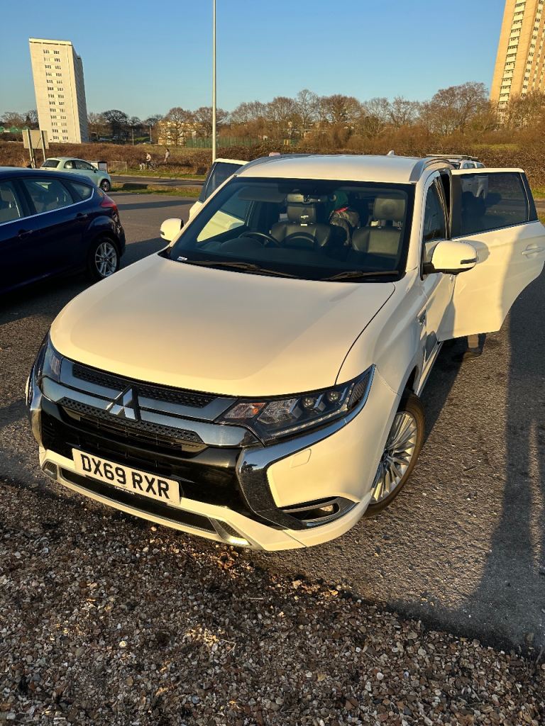 Mitsubishi, OUTLANDER, Estate, 2019, Other, 2360 (cc), 5 doors