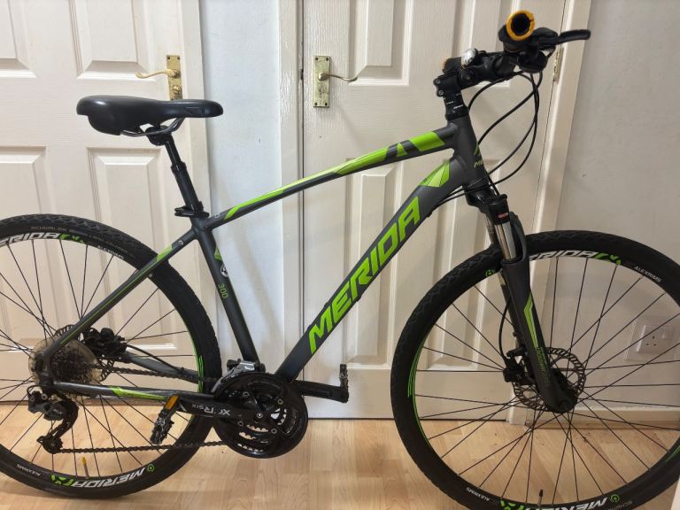 Merida Hybrid Disc Brake Bike - Excellent Condition, Medium/Large Frame