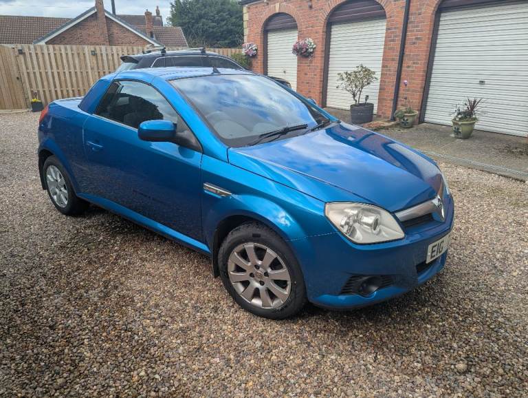 VAUXHALL TIGRA Late 2009 model. Rare 1.3 DIESEL