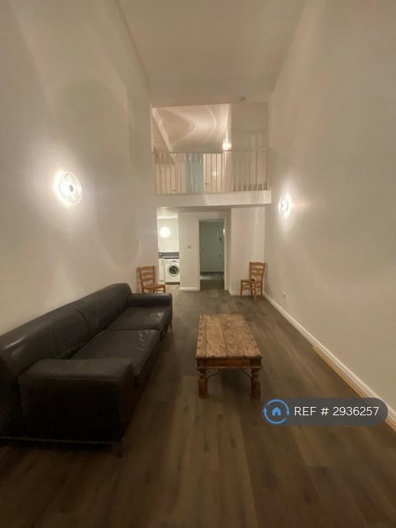 1 bedroom flat in Fairfield Road, London, E3 (1 bed) (#2936257)