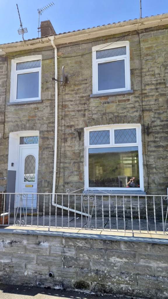 3 BED HOME READY NOW FOR RENT IN FERNDALE CF43 4LD