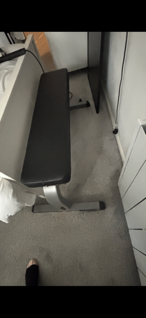 Flat workout bench by Body Solid 