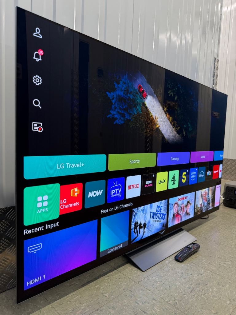 Like new LG C3 65 Inch 4K OLED evo Smart TV OLED65C36LC
