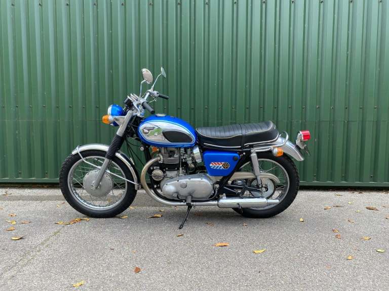 Kawasaki W1 650cc Twin Carb 1970 Blue Fully Restored Ready to Use 