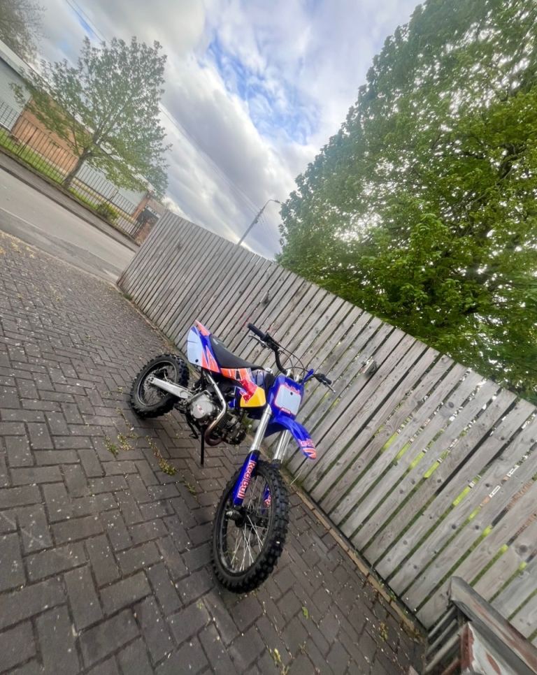 M2R RACING DIRT BIKE 