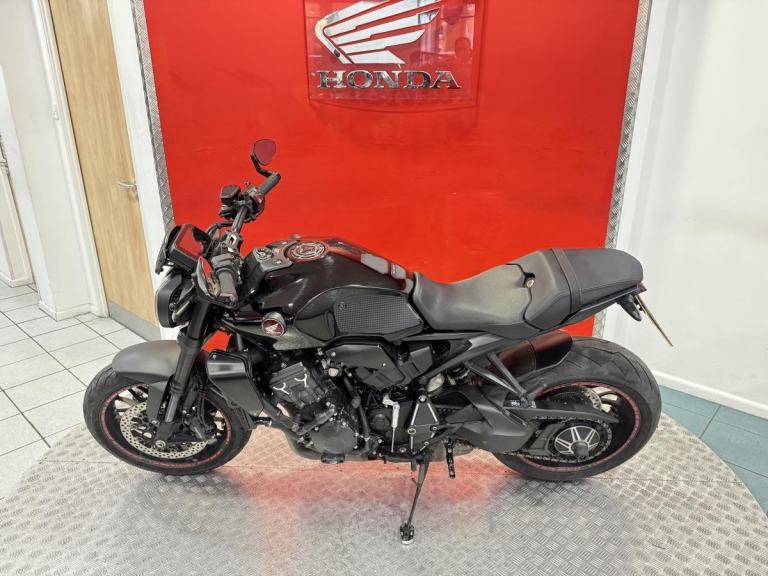 2022 '71' Honda CB1000R Black Edition