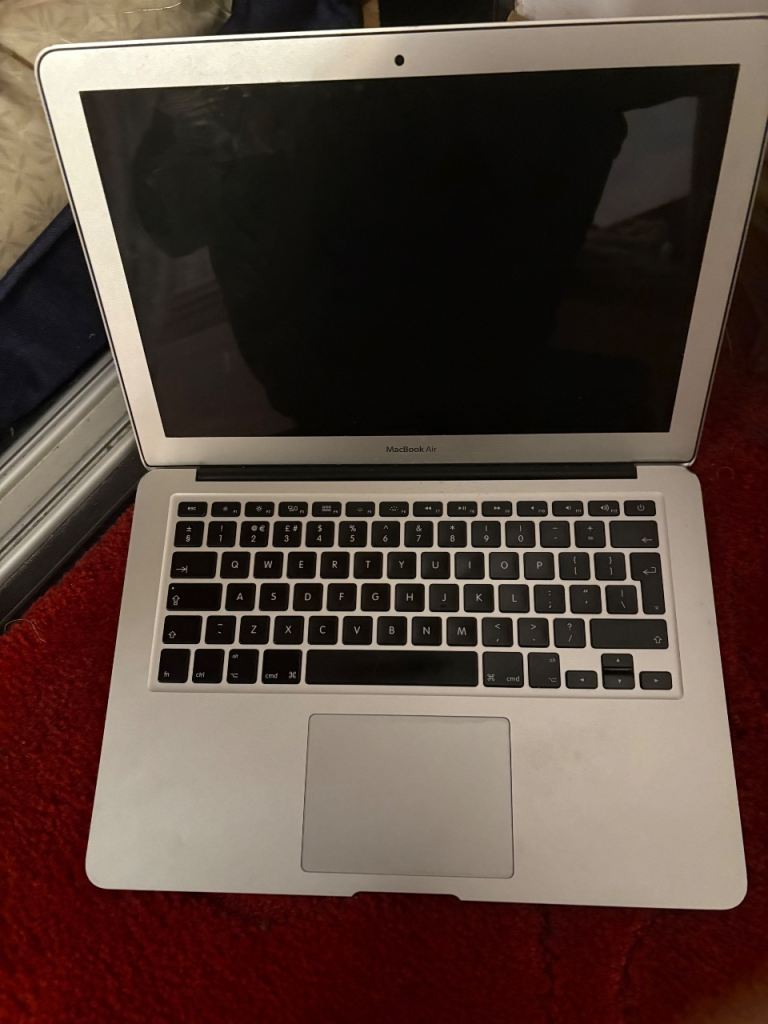 Apple MacBook Air Laptop – Silver, Good Condition