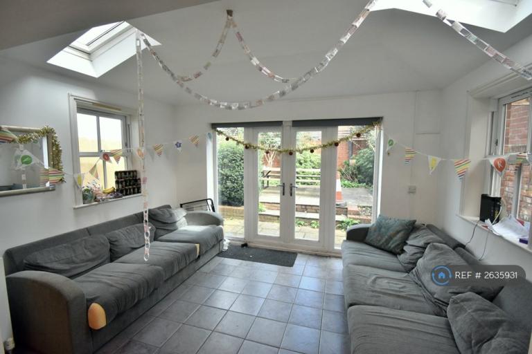 7 bedroom house in Granby Gardens, Reading, RG1 (7 bed) (#2635931)