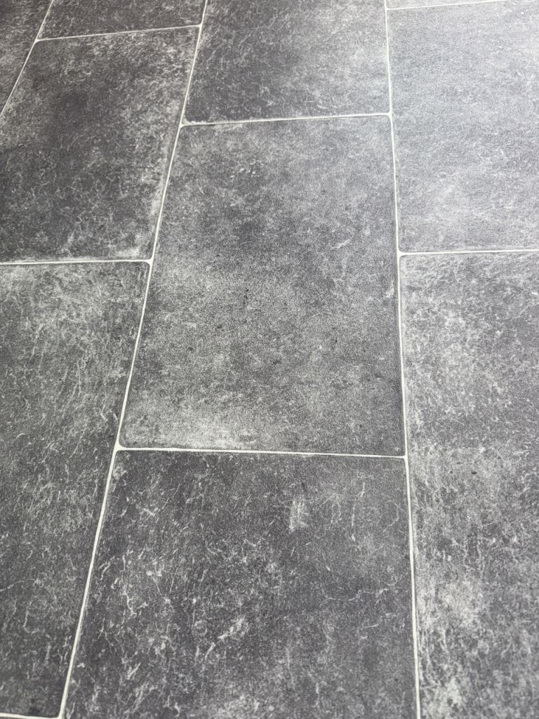 Tile slate vinyl cushion flooring felt back 9.5m x 4m Brand New