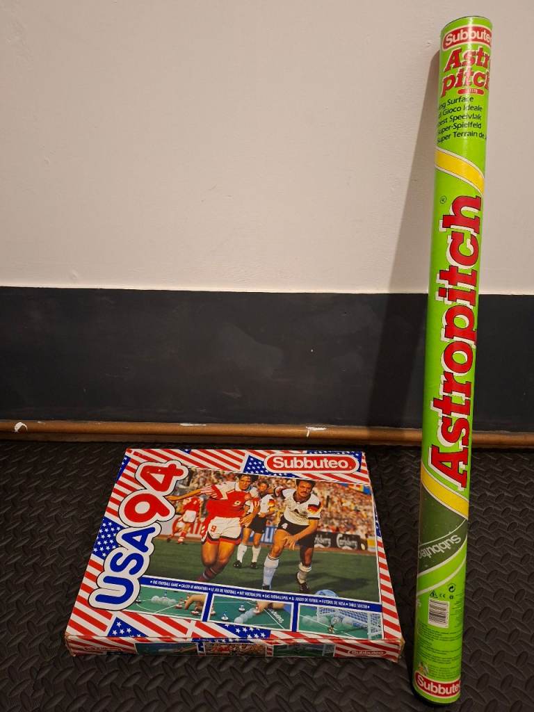 Subbuteo usa 94 world cup edition + astropitch playing surface 