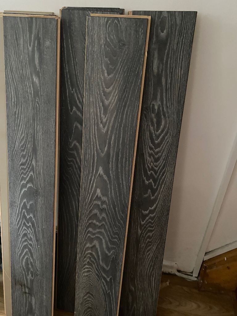 Laminate flooring 17 boards (12mm) 