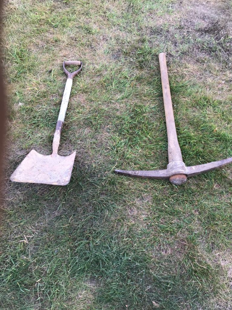 PICK AXE AND SPADE - DELIVER OR COLLECT WEYBRIDGE SURREY