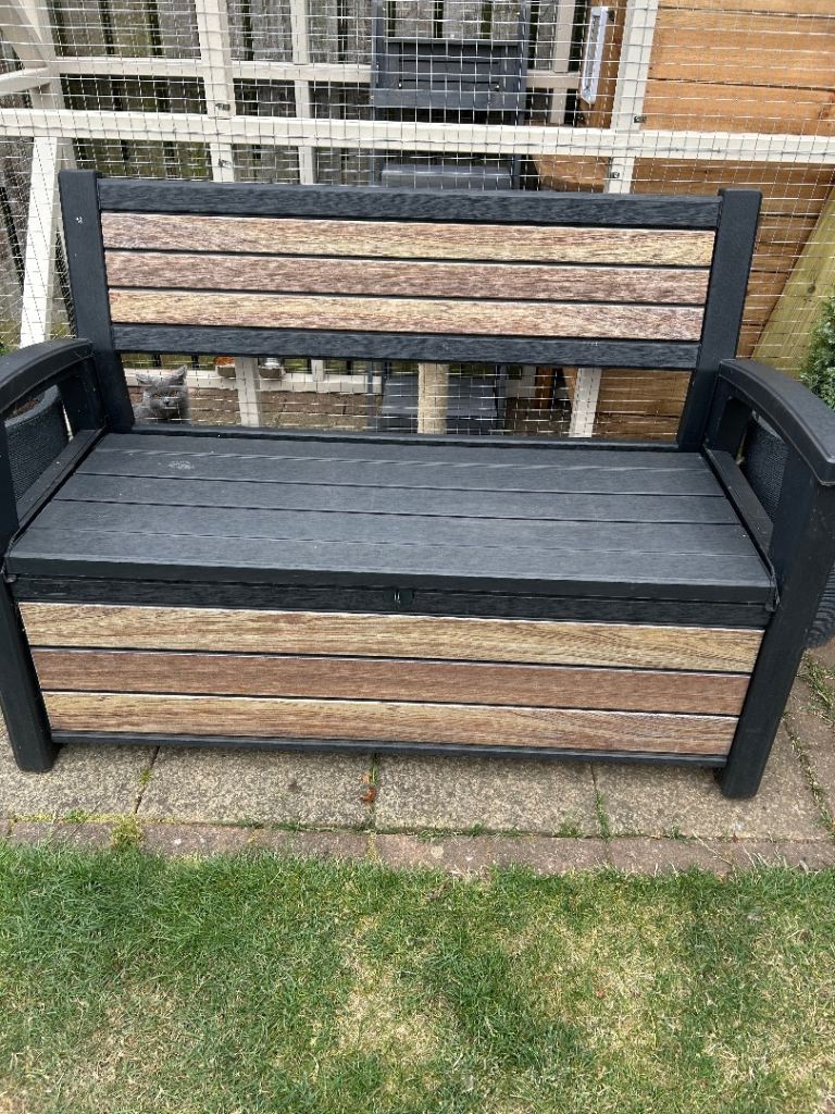Keter Signature 227L Resin Garden Storage Bench – Good Condition