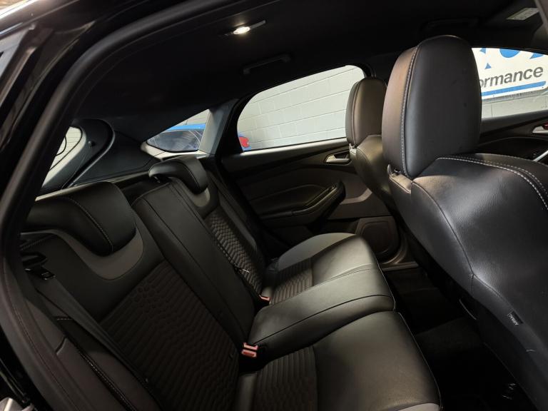 FORD FOCUS 2.0 T EcoBoost ST-2 Black Manual Petrol 2016