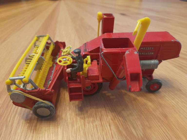 Corgi Major - 1111 - Massey Ferguson ''780'' Combine Harvester Original Boxed