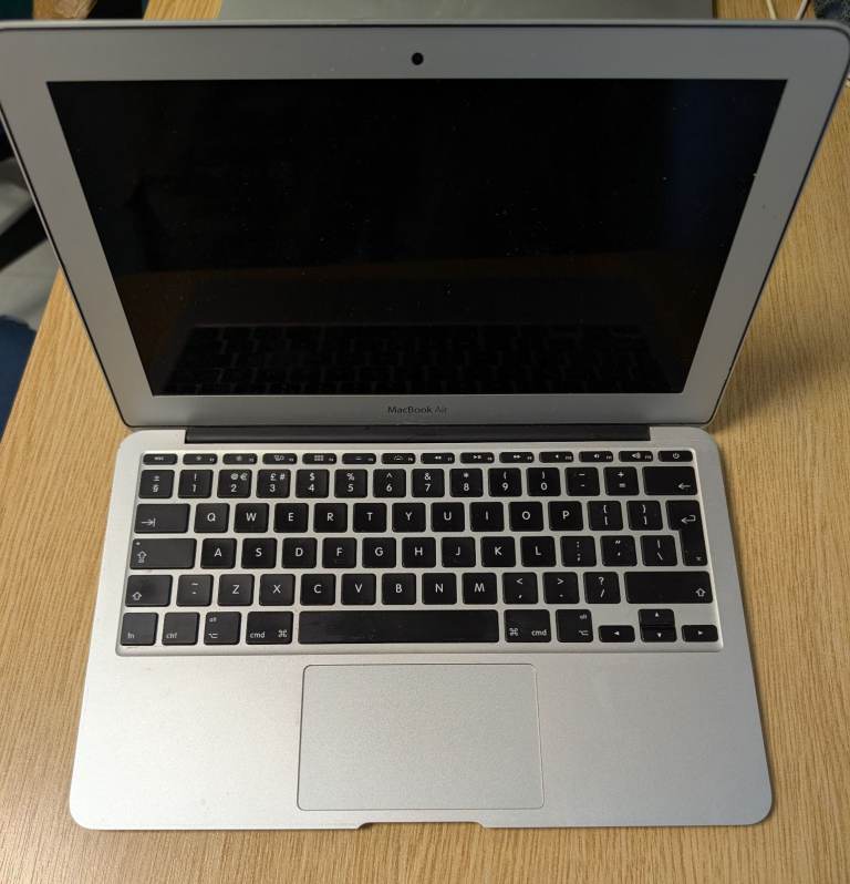11" MacBook Air spares or repairs 