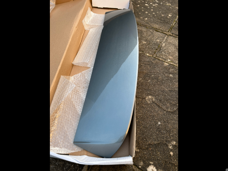 Rear spoiler for G21 BMW touring.