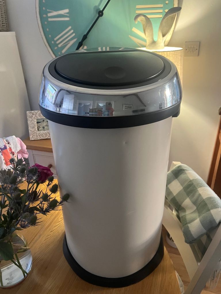 Brabantia 60 Litre Cream Touch Lid Bin
