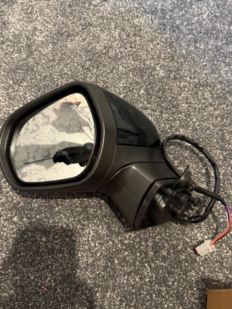 Left Passenger Side Electric Wing Mirror – Gloss Black with Indicator – TY-17JNH-L