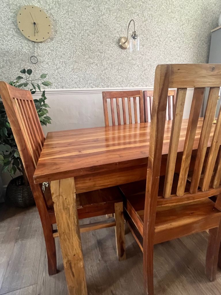 Solid mahogany dining table and 6 chairs
