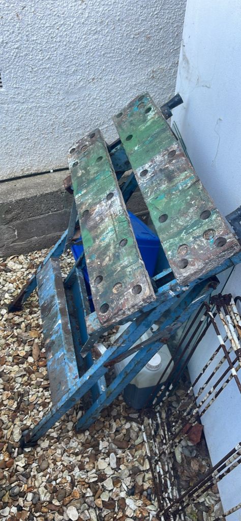 Broken work bench 