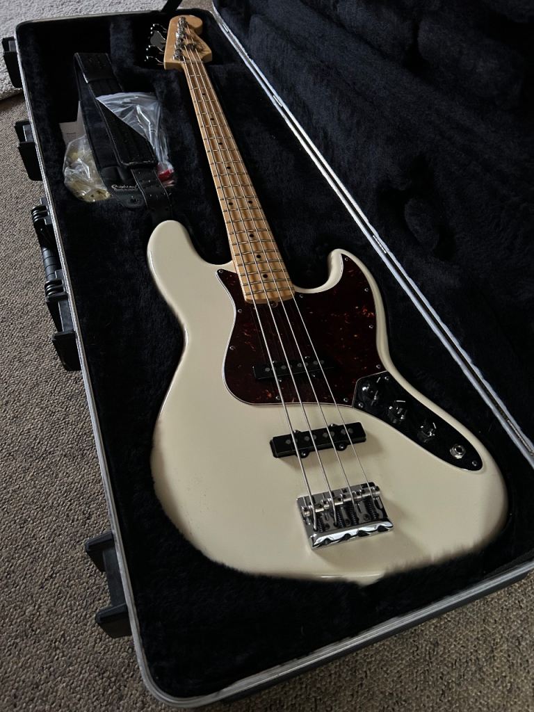 Fender American Standard Jazz Bass with hard case
