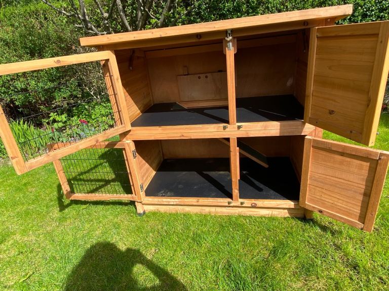 Rabbit hutch (2-storey)
