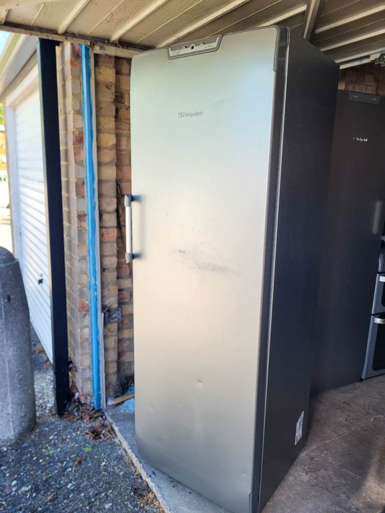 Free standing freezer 