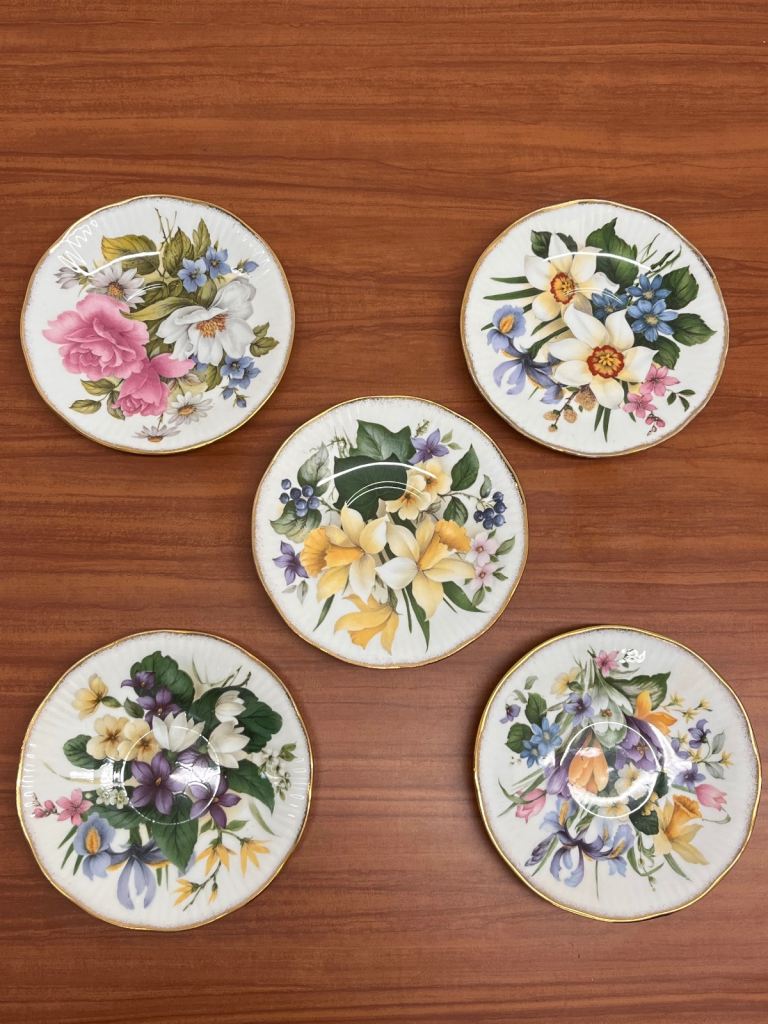 Five Vintage Queens Staffordshire Fine Bone China Plates / Saucers