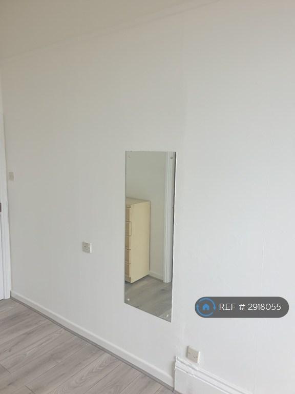 1 bedroom in The Strand, Ryde, PO33 (#2918055)