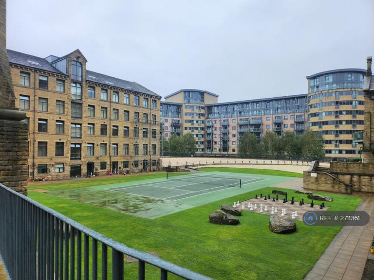 1 bedroom flat in Shipley, Shipley, BD17 (1 bed) (#2711361)