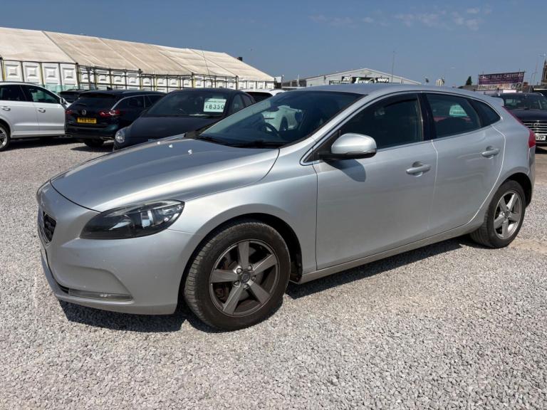 2016 Volvo V40 2.0 D4 SE Nav Auto Euro 6 (s/s) 5dr HATCHBACK Diesel Automatic