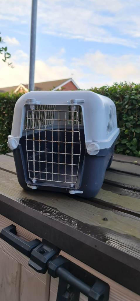 Small dog/crate carrier