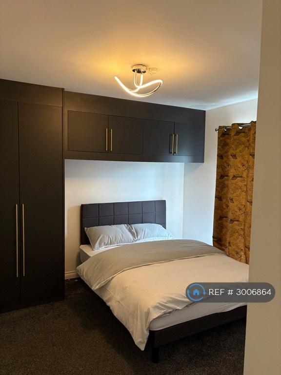 4 bedroom house in Comet Drive, Wolverhampton, WV10 (4 bed) (#3006864)
