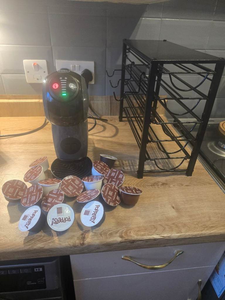 Nescafe Dolce gusto genio S coffee machine with storage 