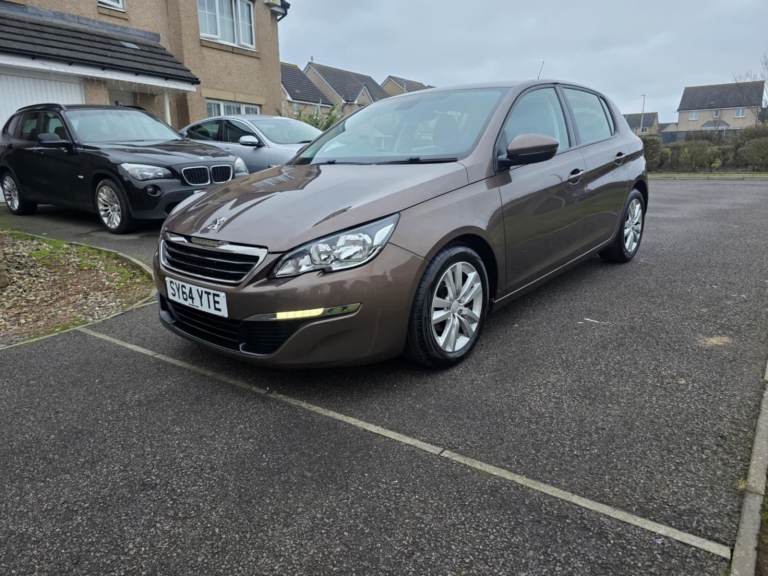 IMMACULATE PEUGEOT 308 DIESEL-LOW GENUINE MILEAGE-FULL SERVICE-ONLY £20 TAX/YEAR