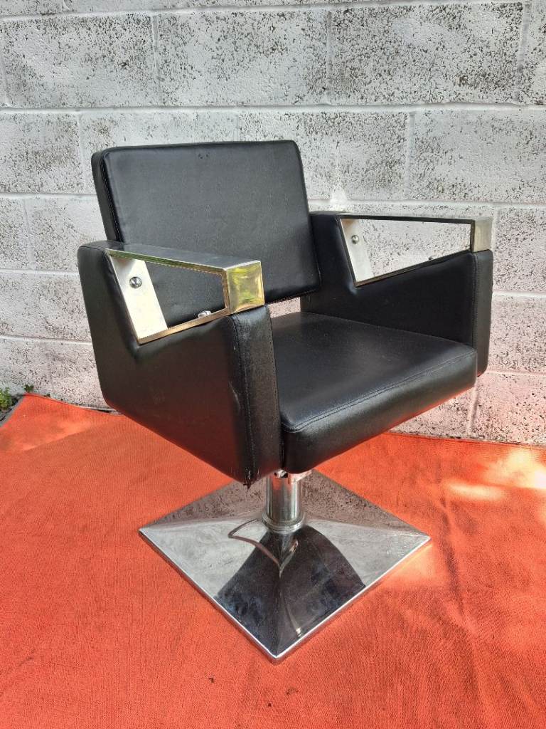 1980s BARBERS CHAIR VINYL RETRO SPACE AGE STYLING HYDROLIC RAISE