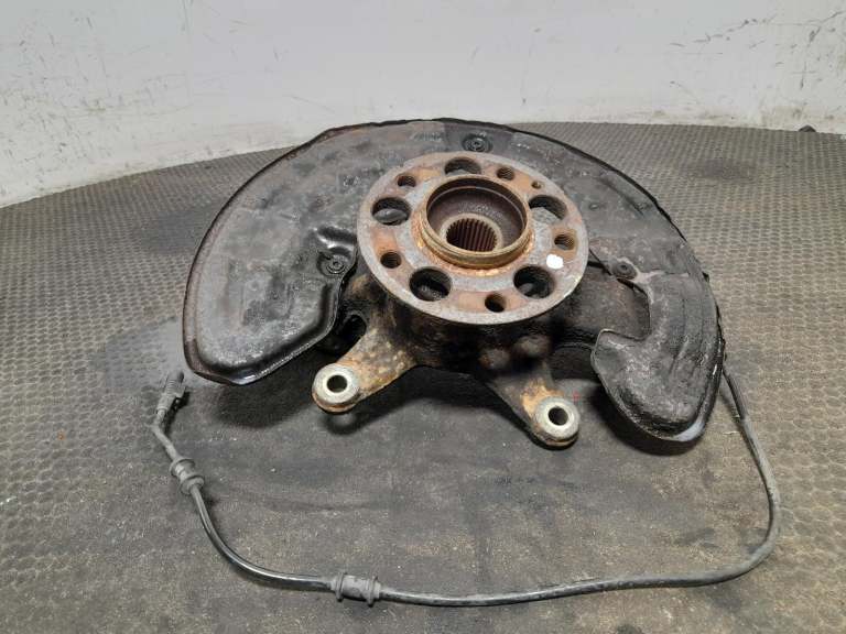Mercedes A Class Wheel Hub Stub Axle N/S 2012-2018 2.0l Petrol Front Lh