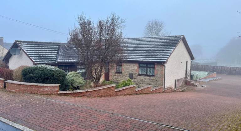 4-Bed Bungalow, Allanton Shotts ML7