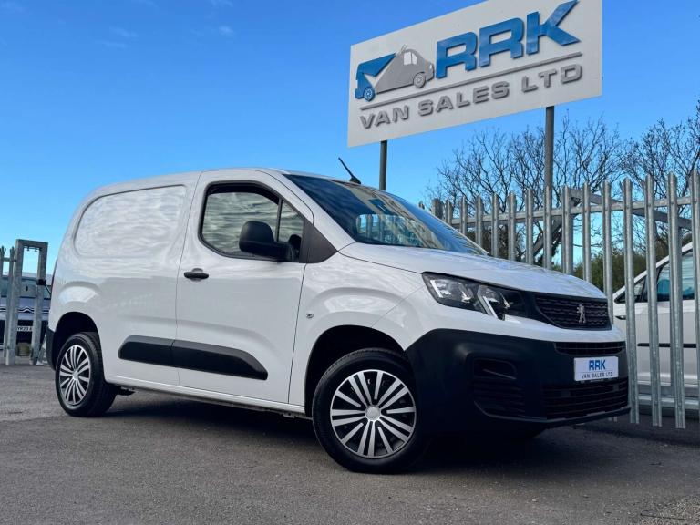 2023 Peugeot Partner 1000 1.5 BlueHDi 100 Professional Premium + Van PANEL VAN DIESEL Manual