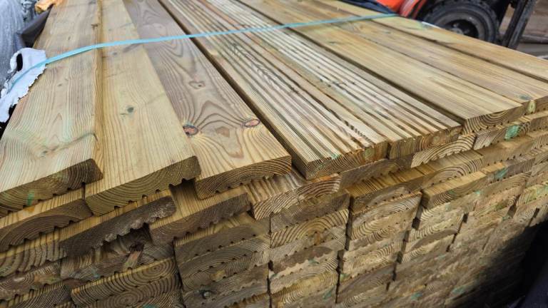 💥 Decking Boards 125mm X 30mm Pressure Treated Green