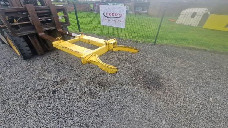 Forklift 205 litre 45 gallon drum barrel lifter mover tractor 
