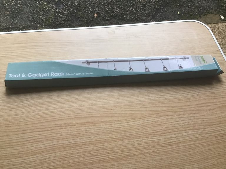 Kitchen tool and gadget 