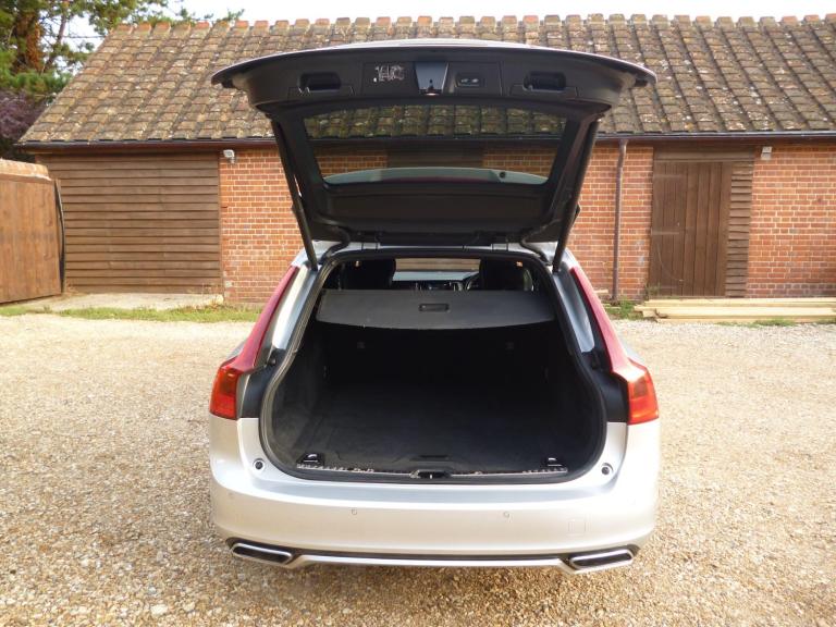 2020 Volvo V90 2.0 D4 R-Design Plus Auto Euro 6 (s/s) 5dr ESTATE Diesel Automatic