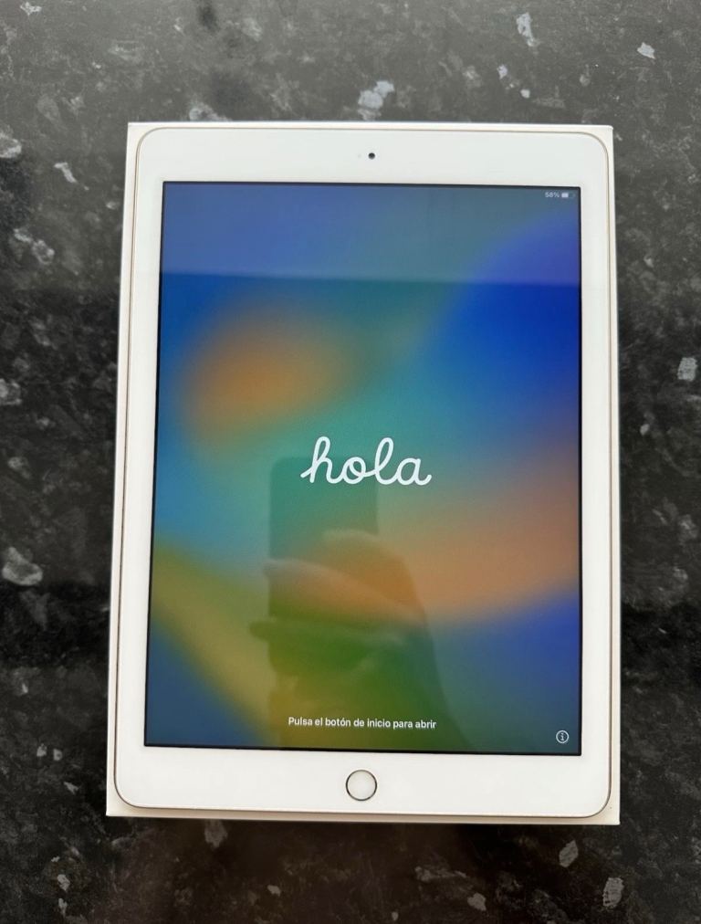 iPad 5th Generation 128GB Excellent condition 