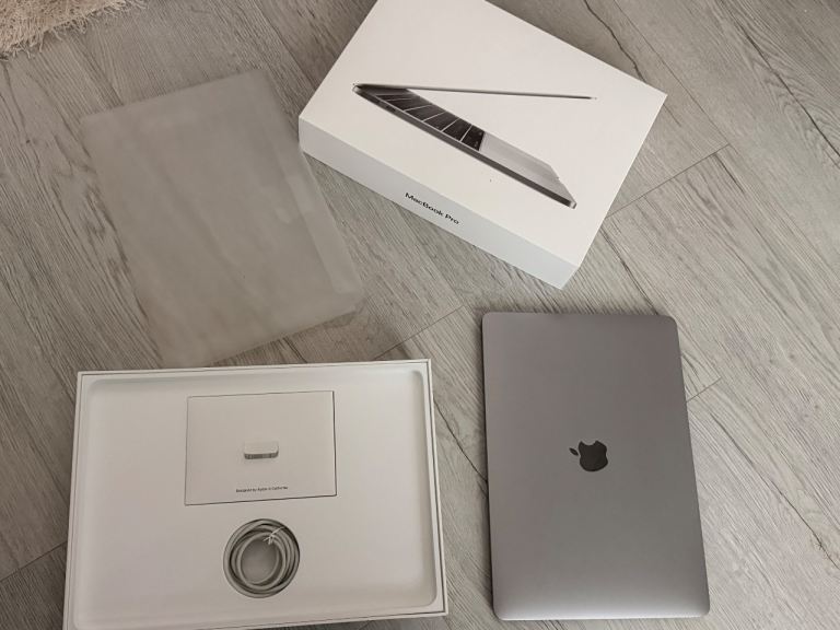 Apple 13-inch MacBook Pro, Intel i5, 8GB RAM, 128GB SSD