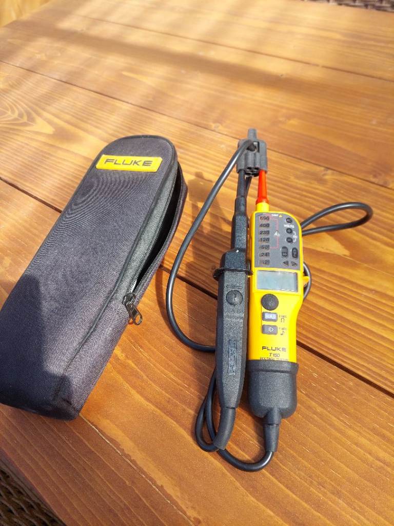 Fluke T150 Two-Pole VoltageContinuity Tester